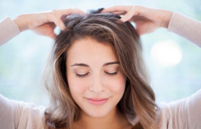 Massage da đầu giúp chân tóc thêm khỏe mạnh