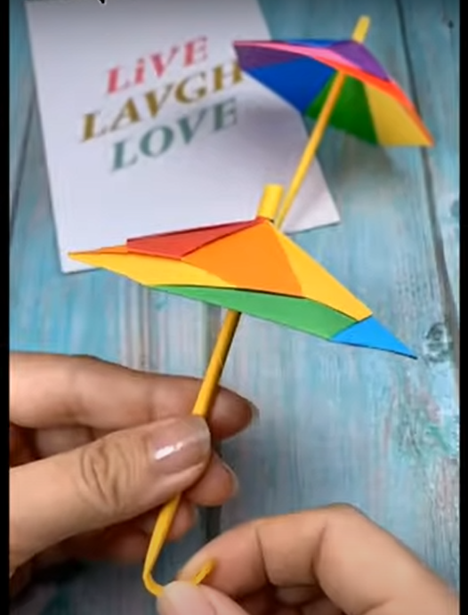 Cách làm ô dù che mưa bằng giấy