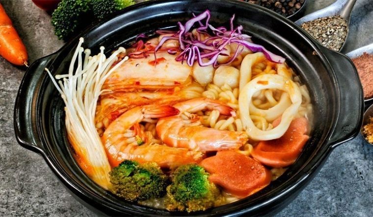 2 cách nấu mì cay hải sản chuẩn công thức Hàn Quốc