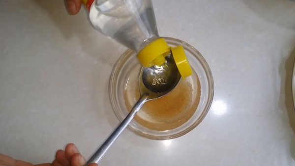 Pha nước sốt dầu giấm