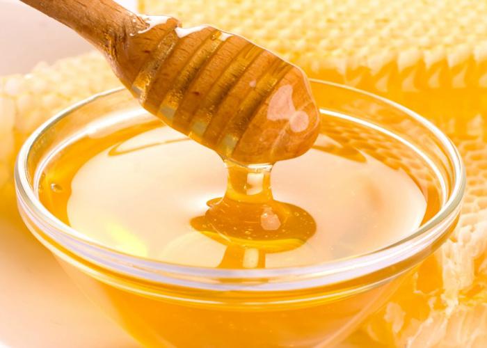 Làm mật ong trở nên vàng óng