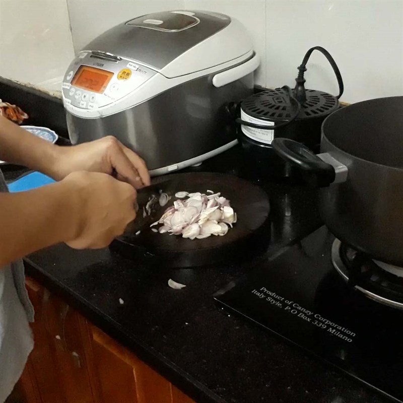 Cách làm cá nheo nấu canh chua măng thanh mát thơm ngon dễ làm - Hình 4