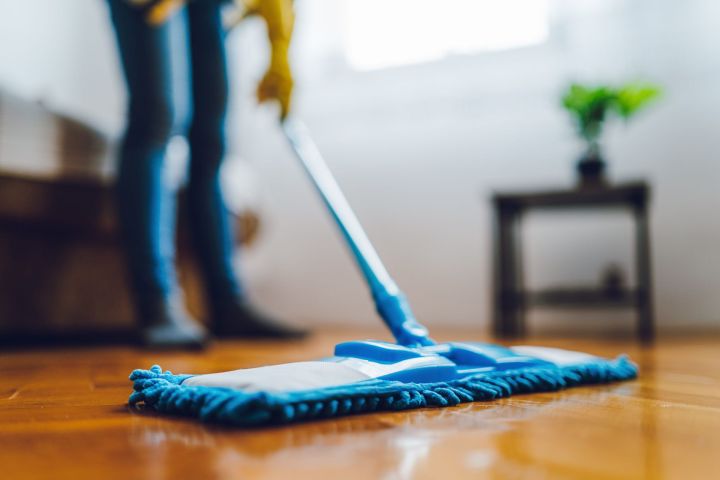 Cách lau nhà sạch bóng - các mẹo thông minh