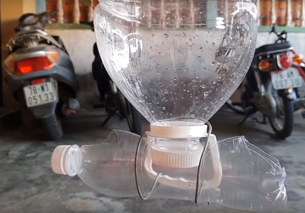 cách làm máng ăn cho gà từ chai nhựa