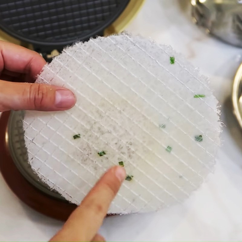 Cách làm bánh tráng giấy mỏng giòn thơm ngon đơn giản để gói xôi - Hình 23